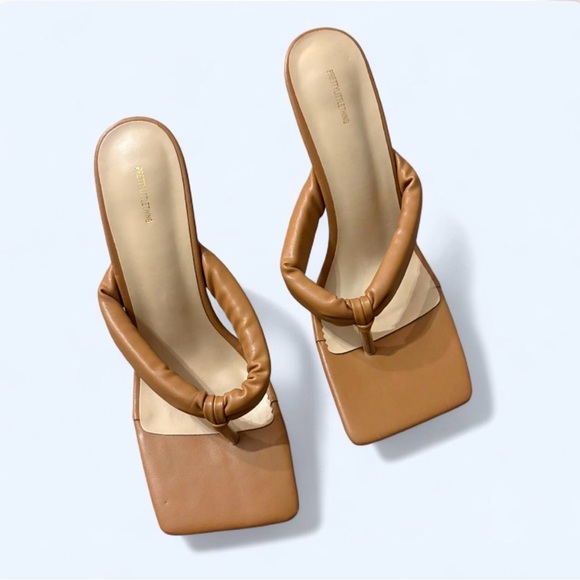 NWOT Pretty Little Thing Tan Heeled Sandals 6 - Picture 2 of 4